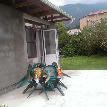 Tikhanya Gavan Guest House Gagra Bagian luar foto