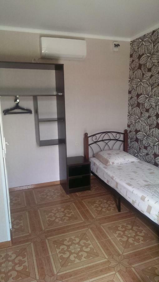 Tikhanya Gavan Guest House Gagra Bagian luar foto